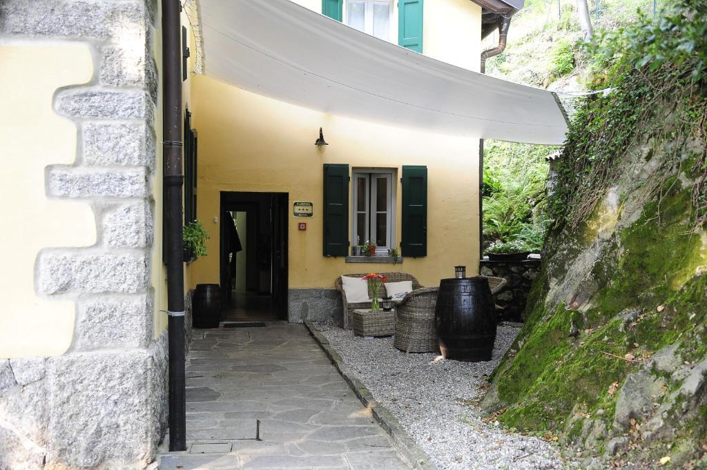 Ristorante Hotel Falchetto Brunate Exterior foto