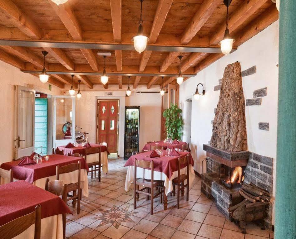 Ristorante Hotel Falchetto Brunate Exterior foto